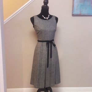 Ann Taylor Loft/ Sleeveless /Fit & Flare Dress